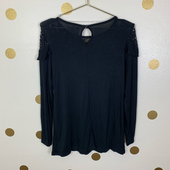 Lace top. - Picture 3 of 3